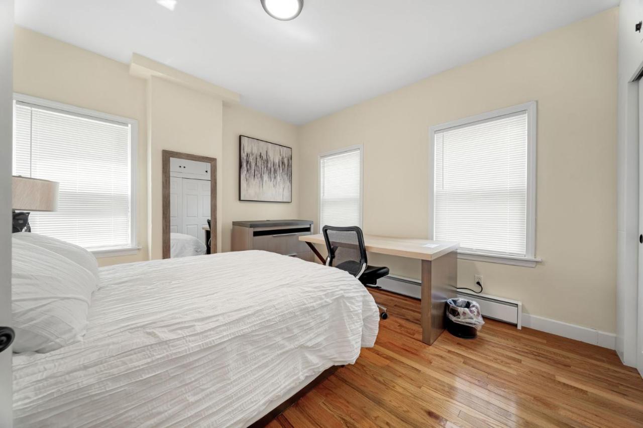 Newly Renovated 2Br1Ba Apt At The Boston City Екстер'єр фото