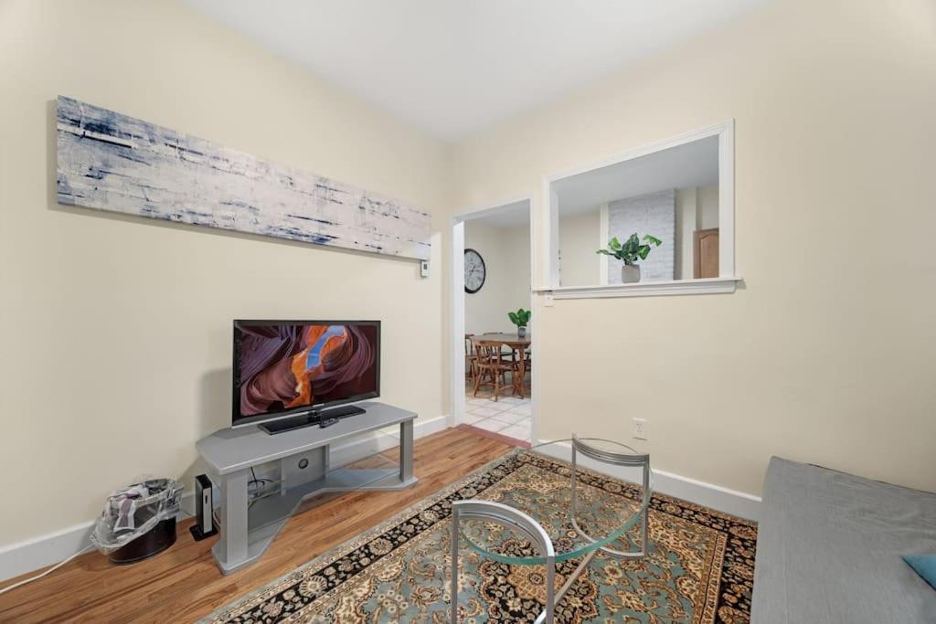 Newly Renovated 2Br1Ba Apt At The Boston City Екстер'єр фото