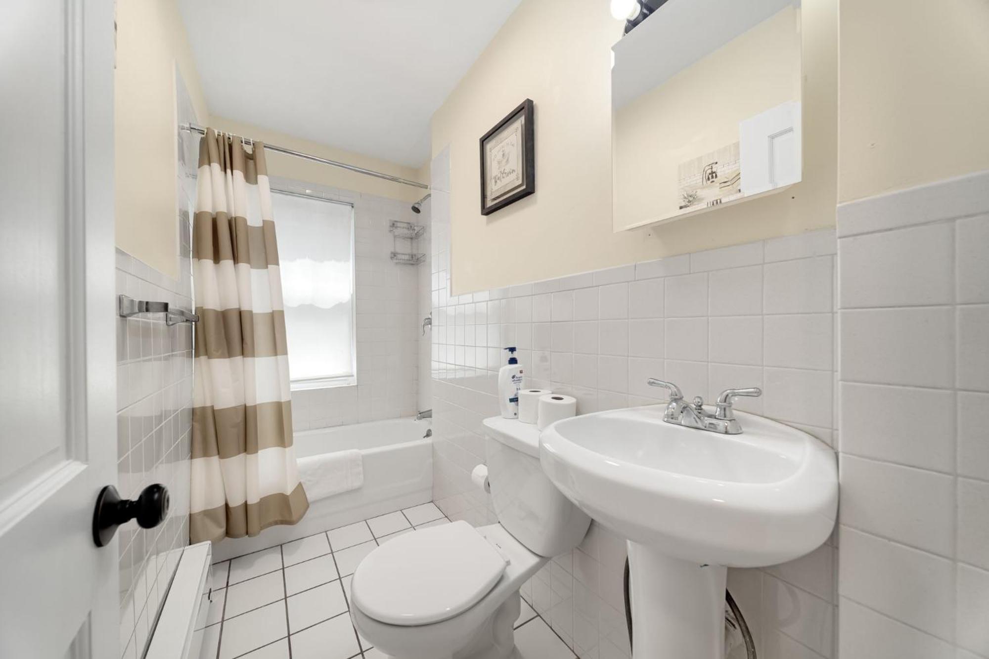 Newly Renovated 2Br1Ba Apt At The Boston City Екстер'єр фото