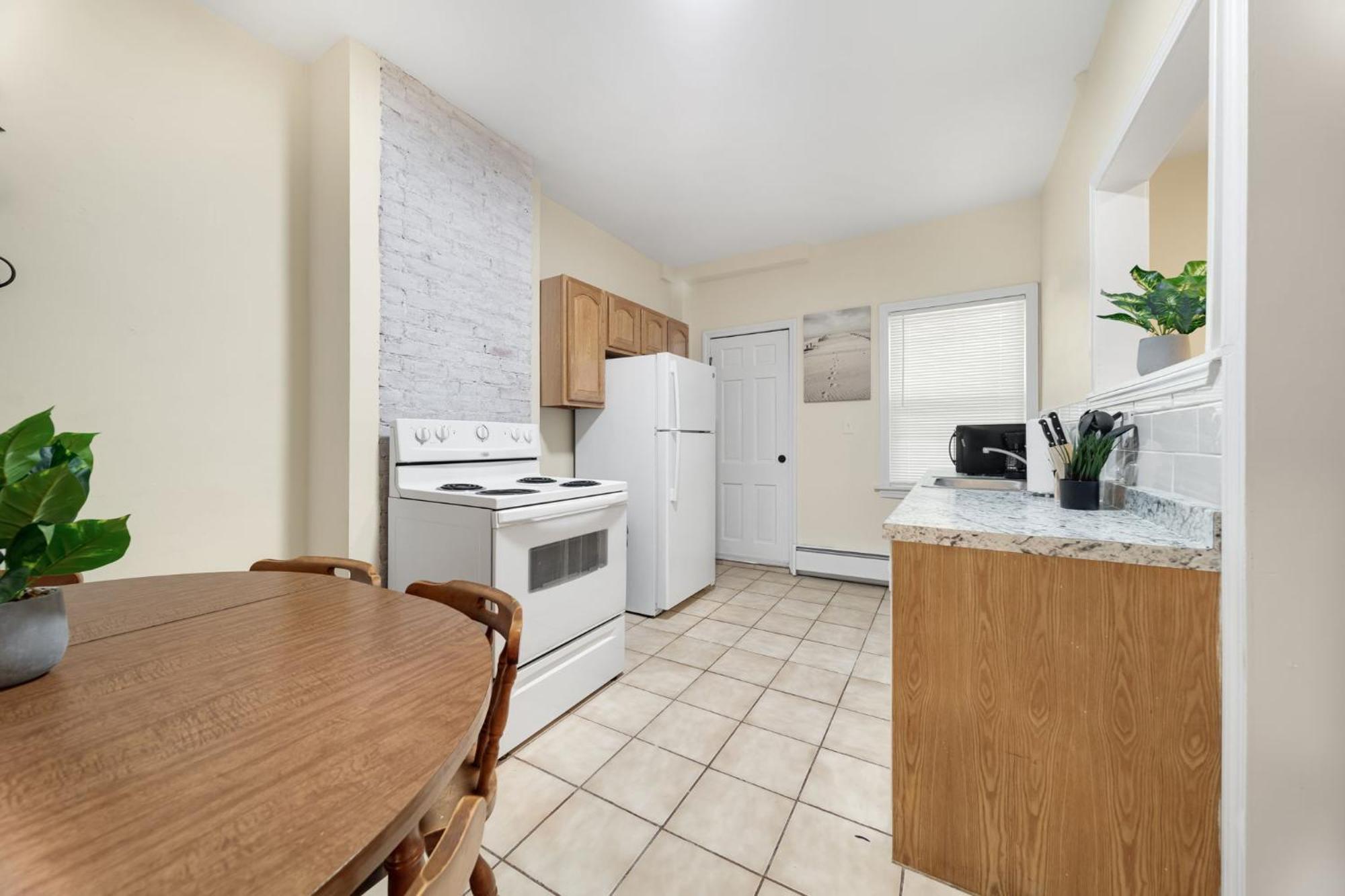 Newly Renovated 2Br1Ba Apt At The Boston City Екстер'єр фото